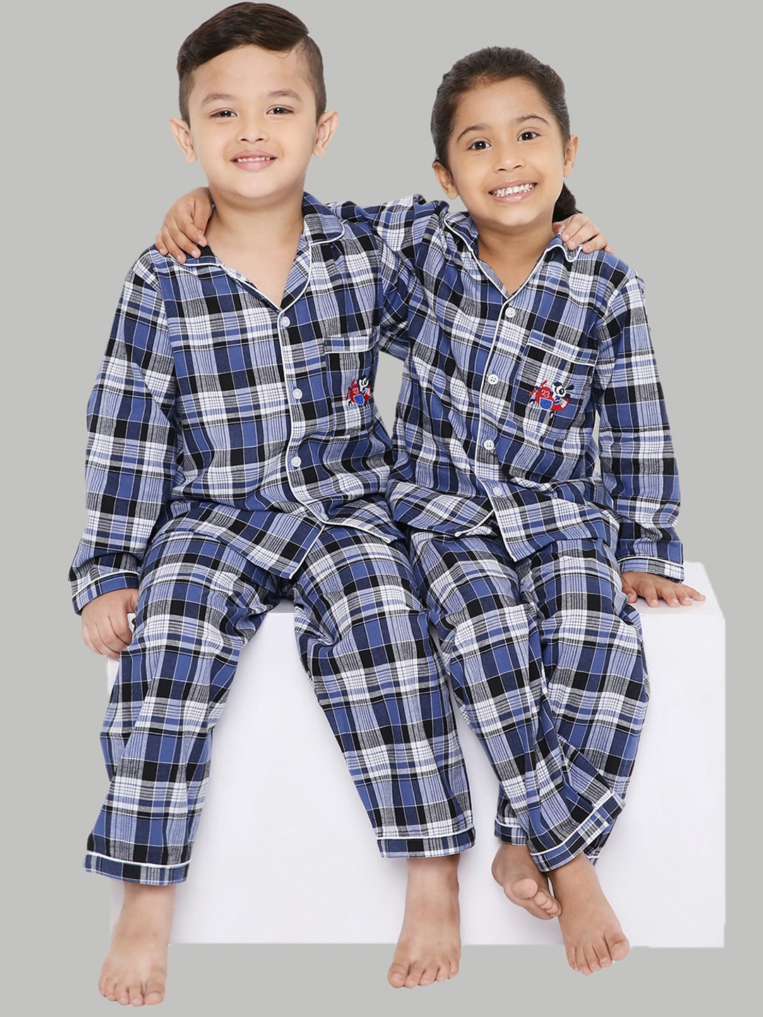 

Knitting Doodles Unisex Kids Blue & White Checked Night suit