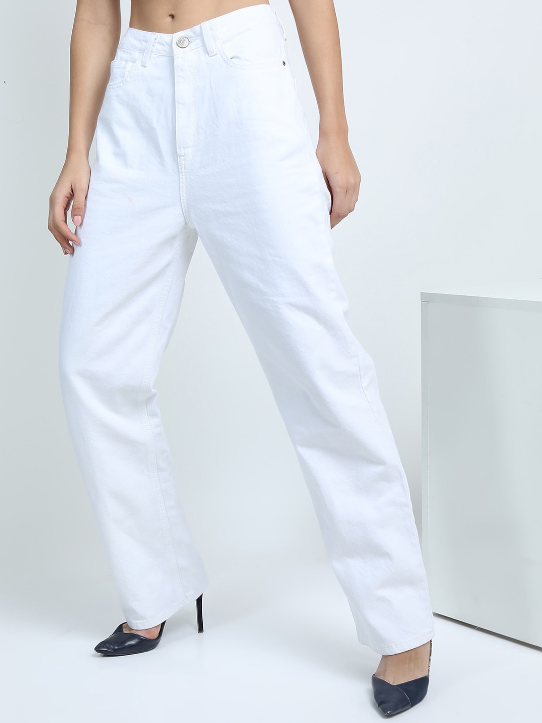

Tokyo Talkies Women White Straight Fit Jeans