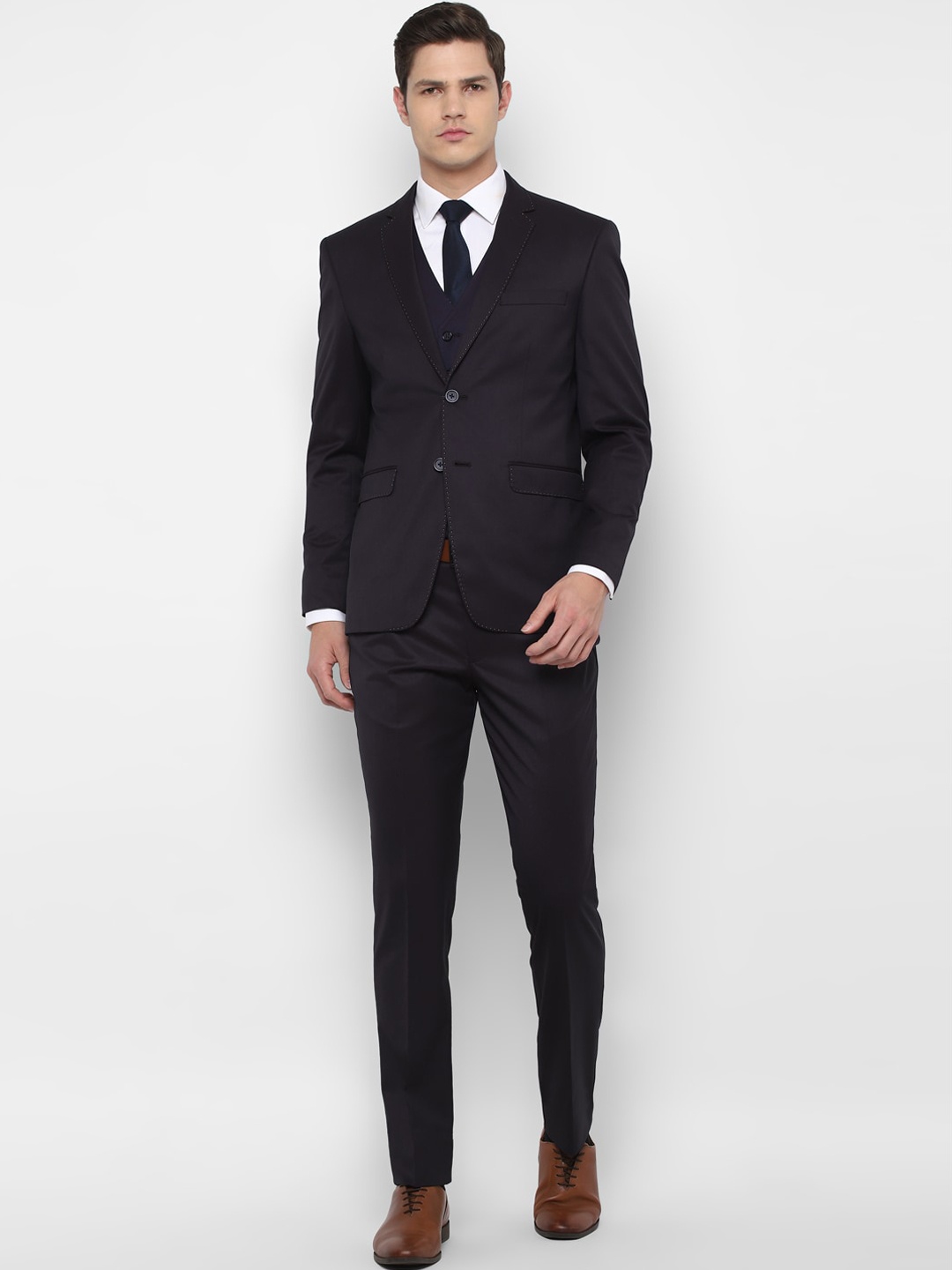 

Allen Solly Men Black Solid Single-Breasted Slim-Fit 3-Piece Suit