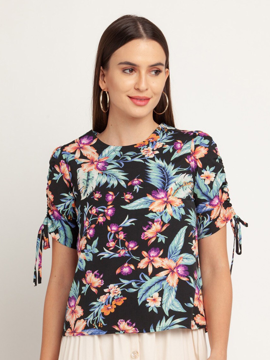 

Zink London Black & Blue Floral Print Puff Sleeve Top