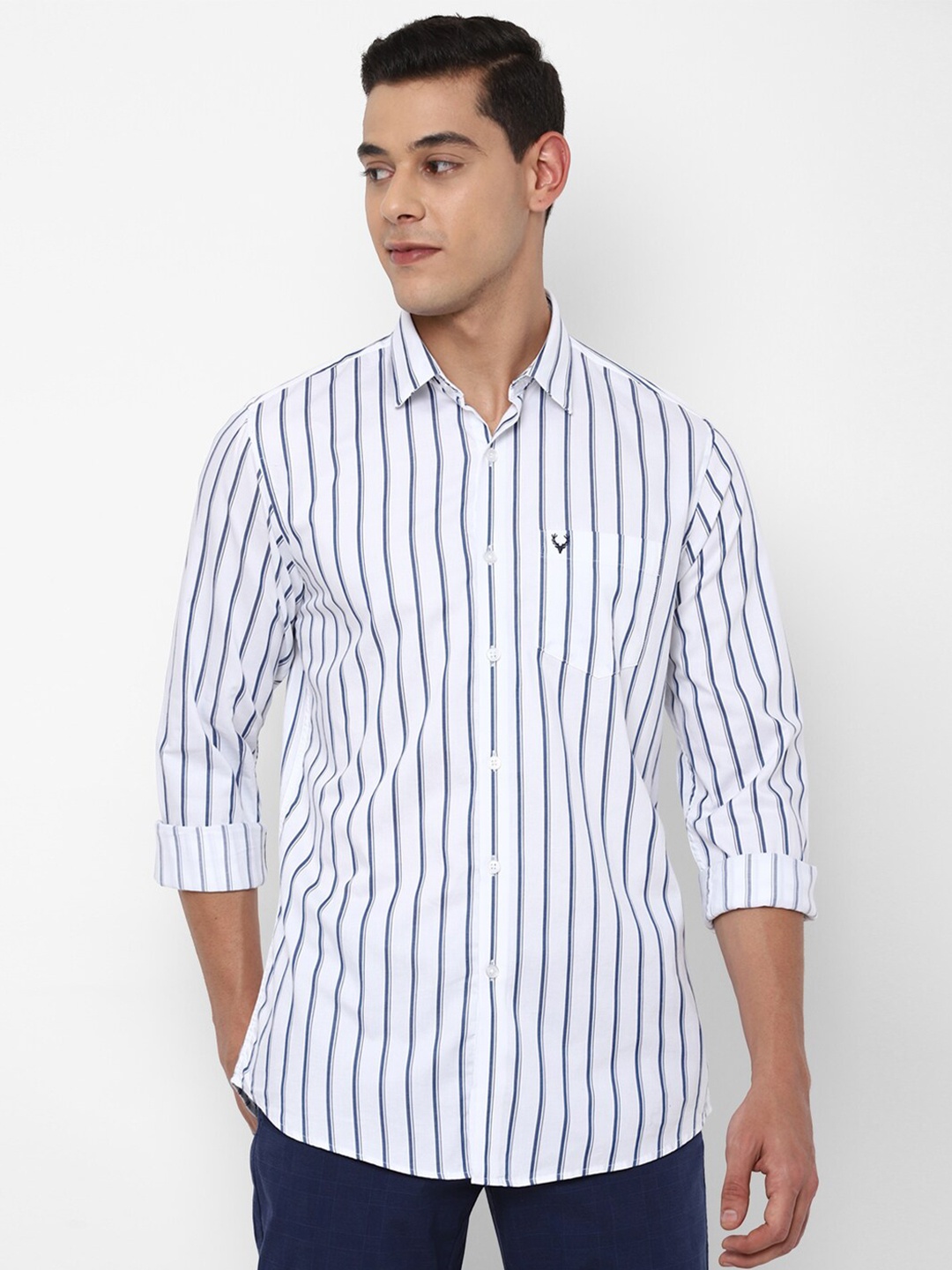 

Allen Solly Men White & Blue Slim Fit Striped Cotton Casual Shirt