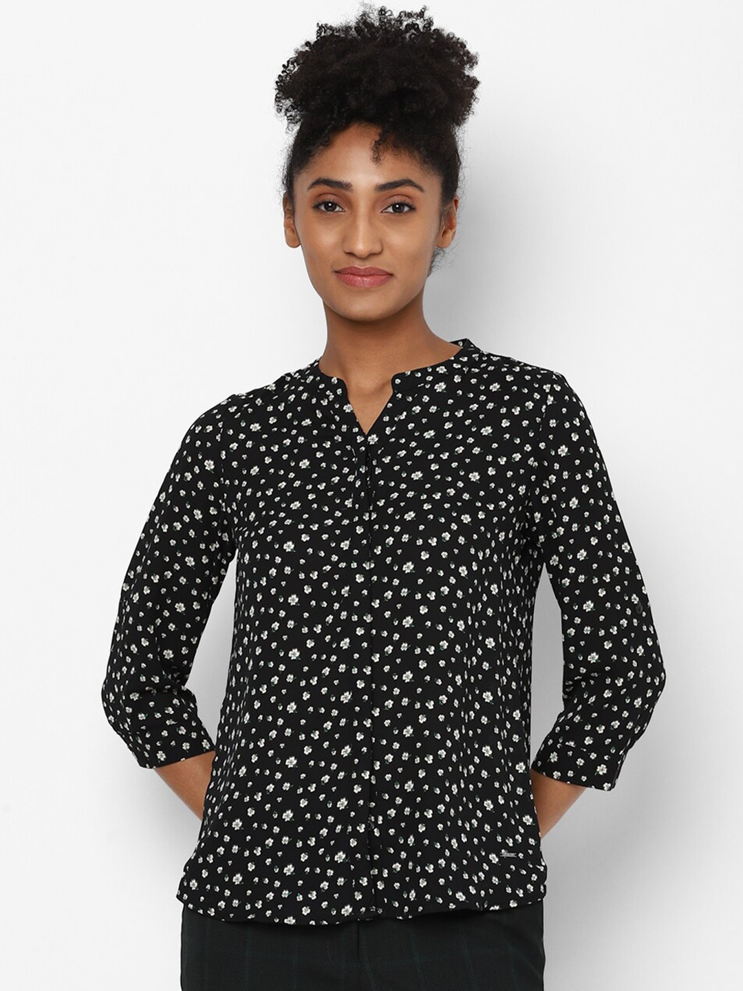 

Allen Solly Woman Black & Green Floral Print Mandarin Collar Shirt Style Top