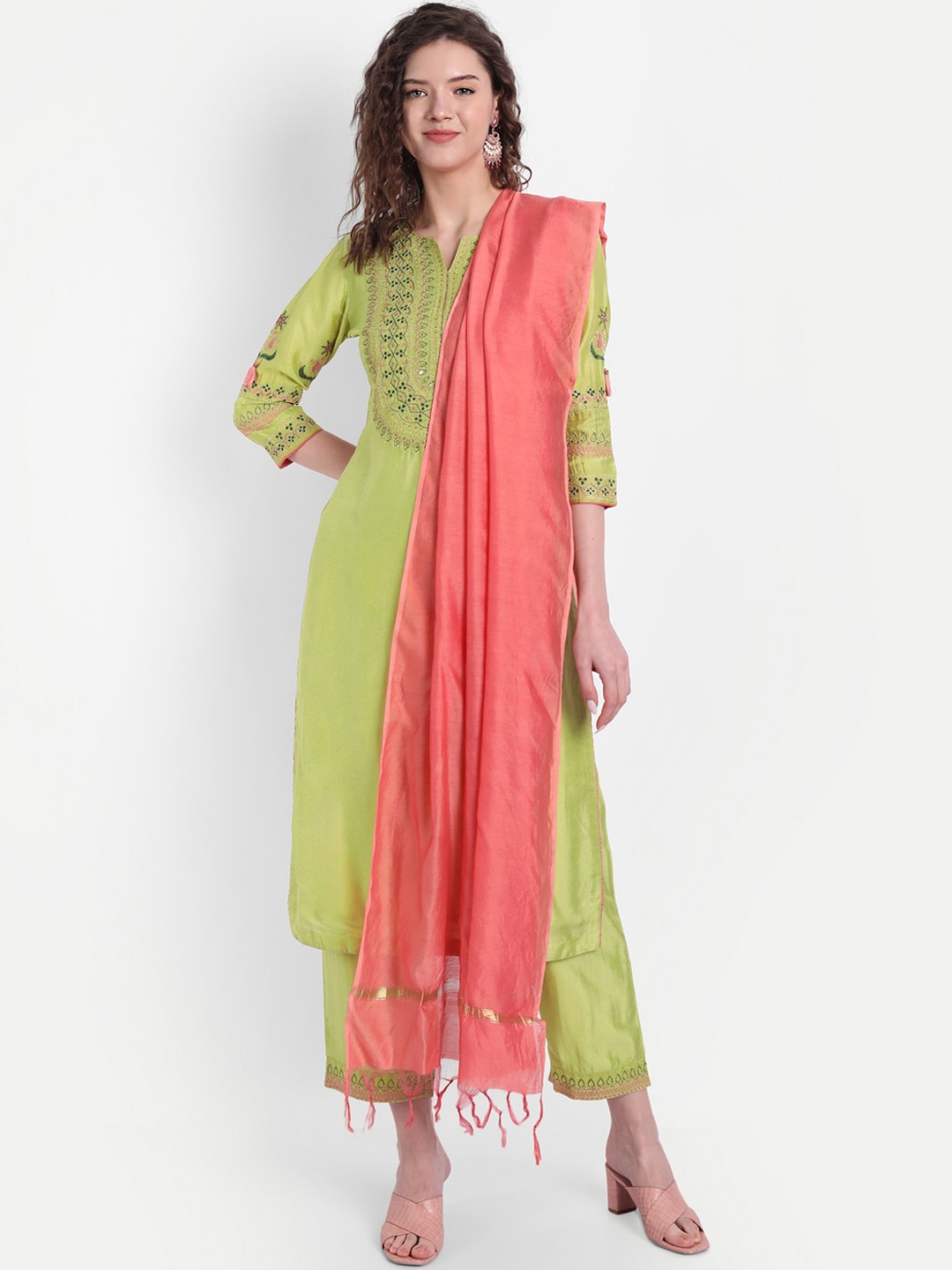 

SUTI Women Green Floral Embroidered Kurta with Trousers & With Dupatta