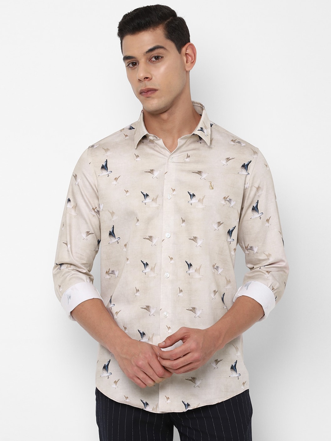 

SIMON CARTER LONDON Men Beige Slim Fit Printed Cotton Casual Shirt