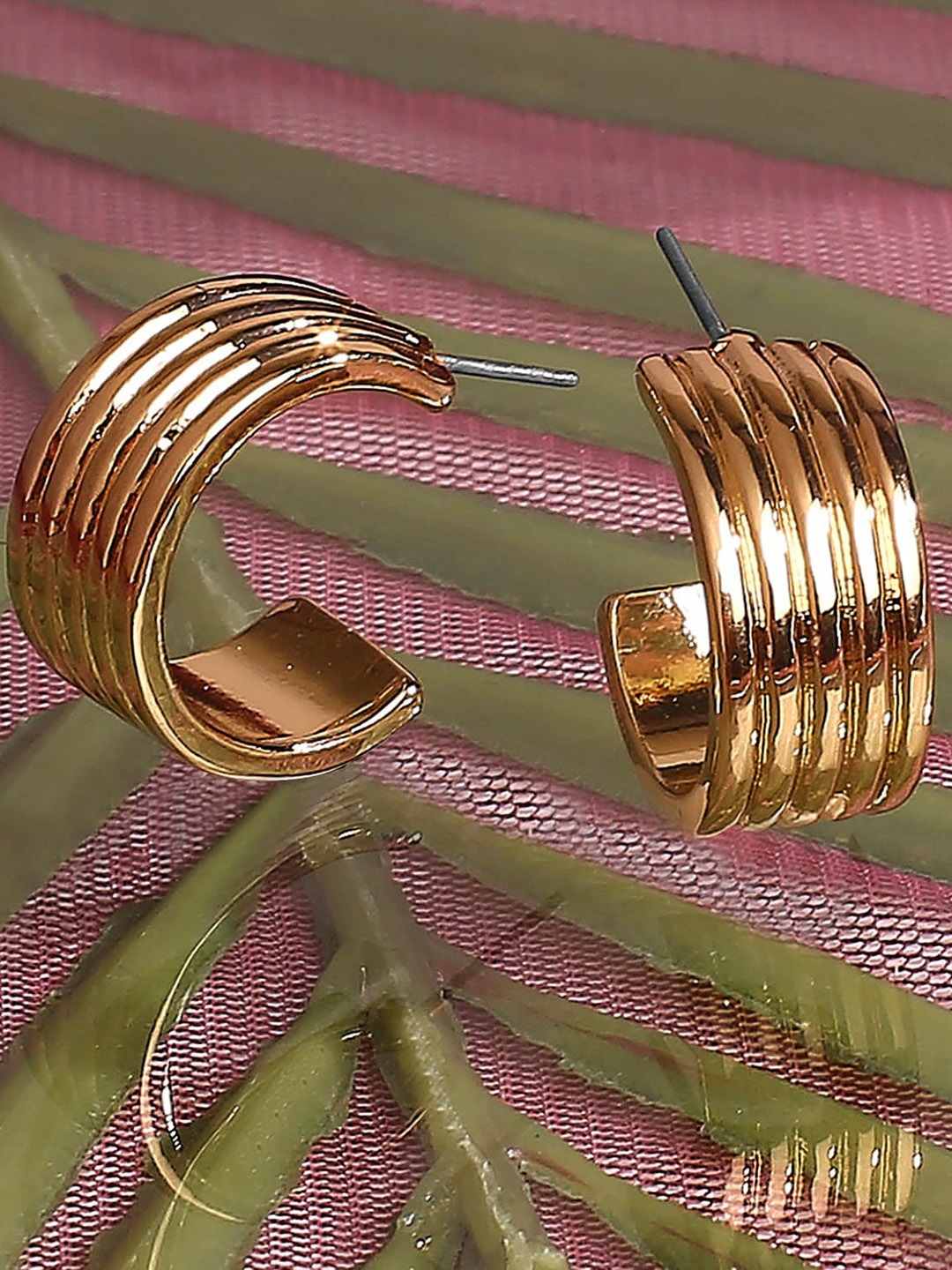 

Lilly & sparkle Gold-Plated Half Hoop Earrings