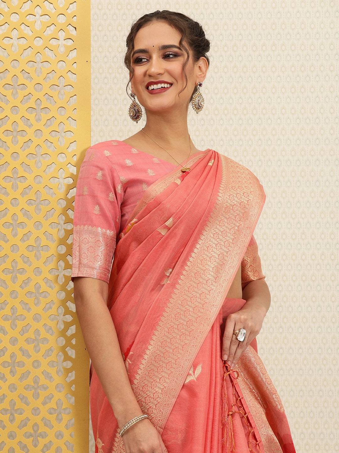 

House of Pataudi Peach-Coloured & Golden Ethnic Motifs Zari Jashn Banarasi Saree