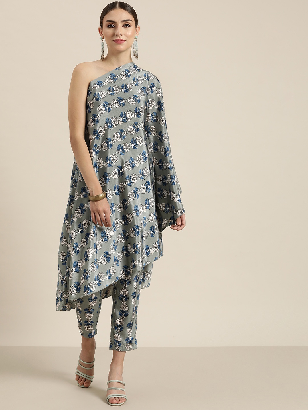 

Shae by SASSAFRAS Grey & White Floral Print One Shoulder Kaftan Longline Top