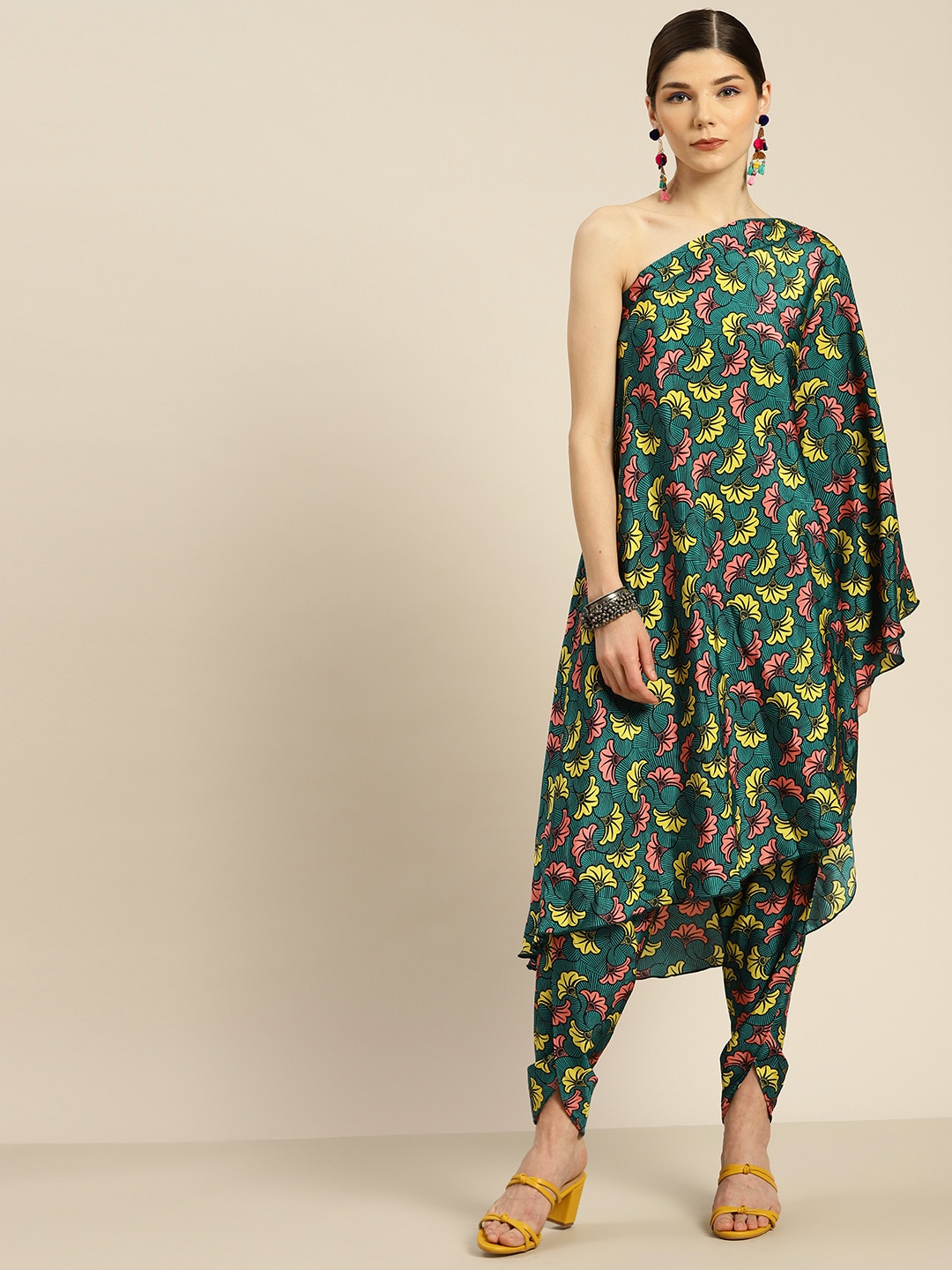 

Shae by SASSAFRAS Women Green & Yellow Ethnic Motifs Printed One Shoulder Kurta