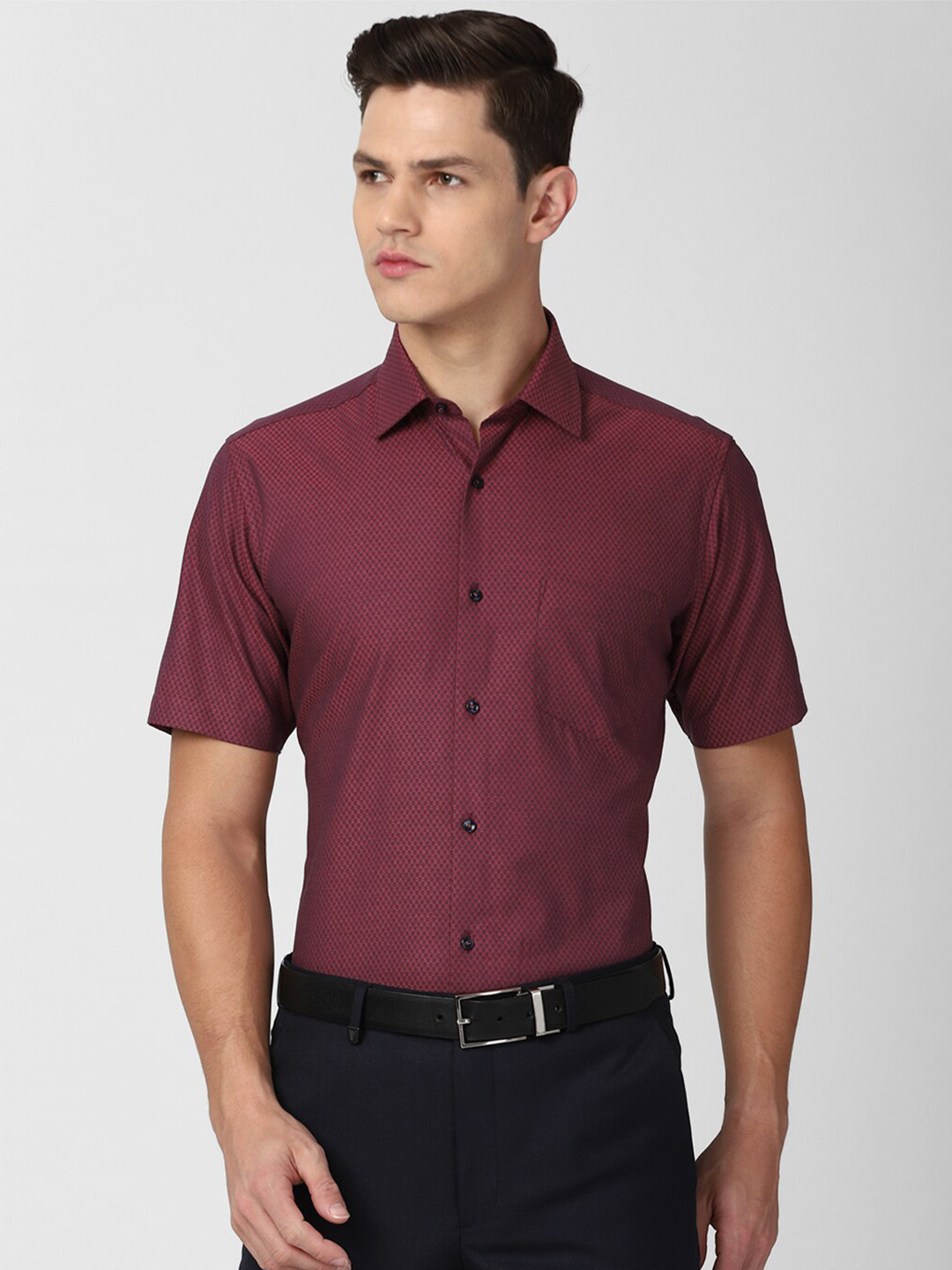 

Van Heusen Men Maroon Cotton Formal Shirt
