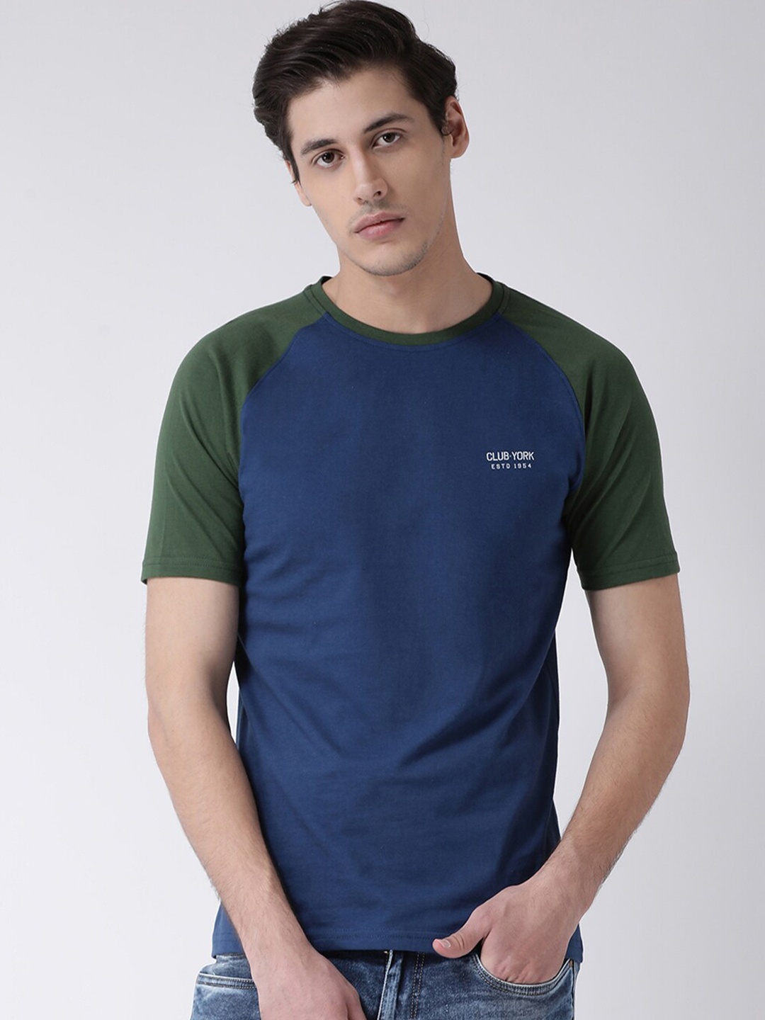 

Club York Men Blue Solid Cotton T-shirt