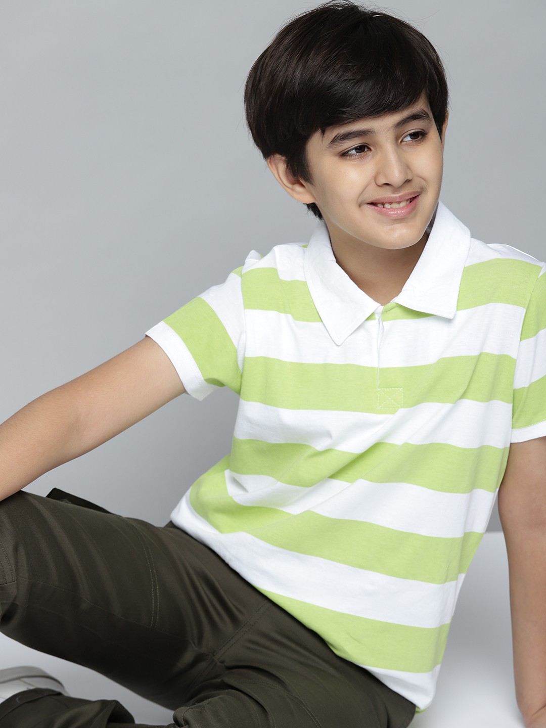 

YK Boys Green & White Pure Cotton Striped Polo Collar T-shirt