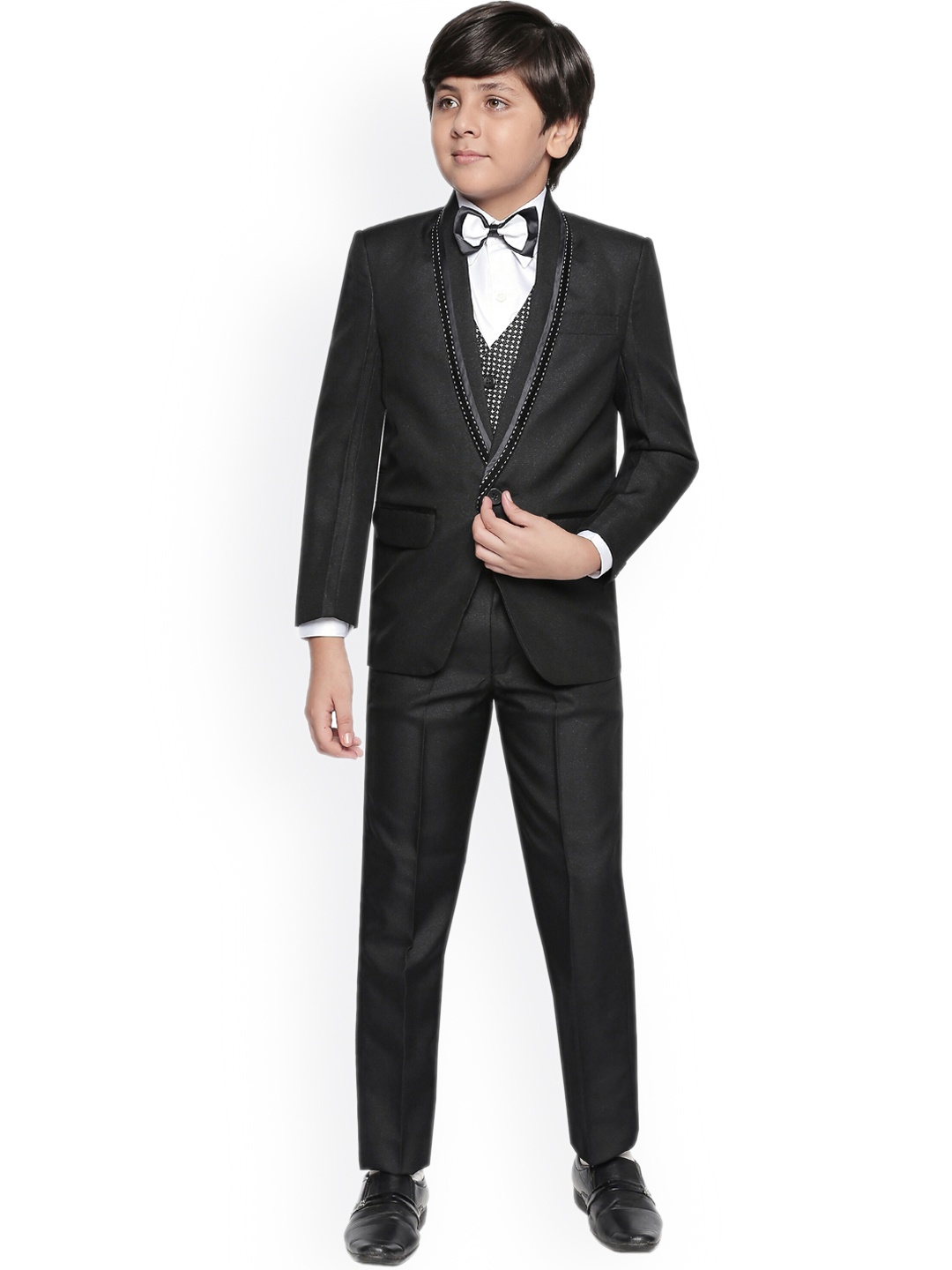 

Jeetethnics Boys Black Solid 5-Piece Single-Breasted Partywear Suit