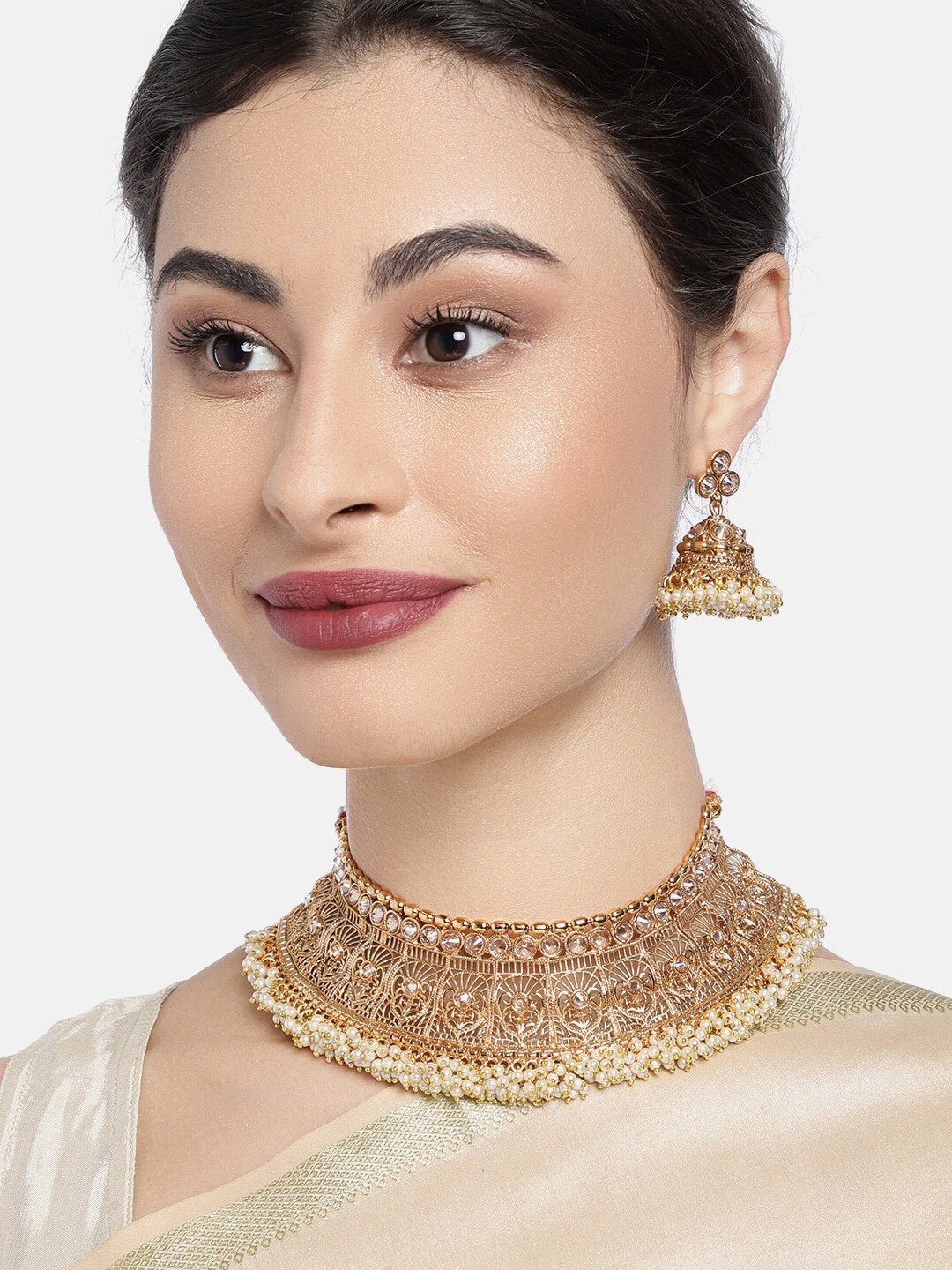 

AccessHer Gold-Plated & White Kundan & Pearls Studded Jewellery Set