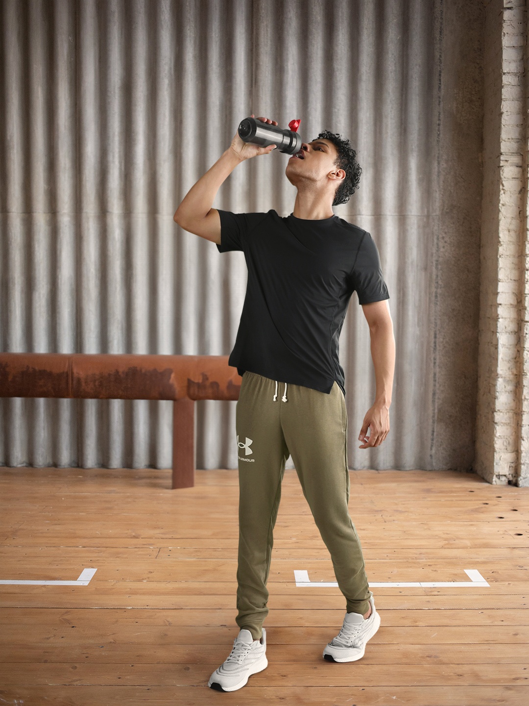 

UNDER ARMOUR Men Olive Green Solid RIVAL TERRY Joggers