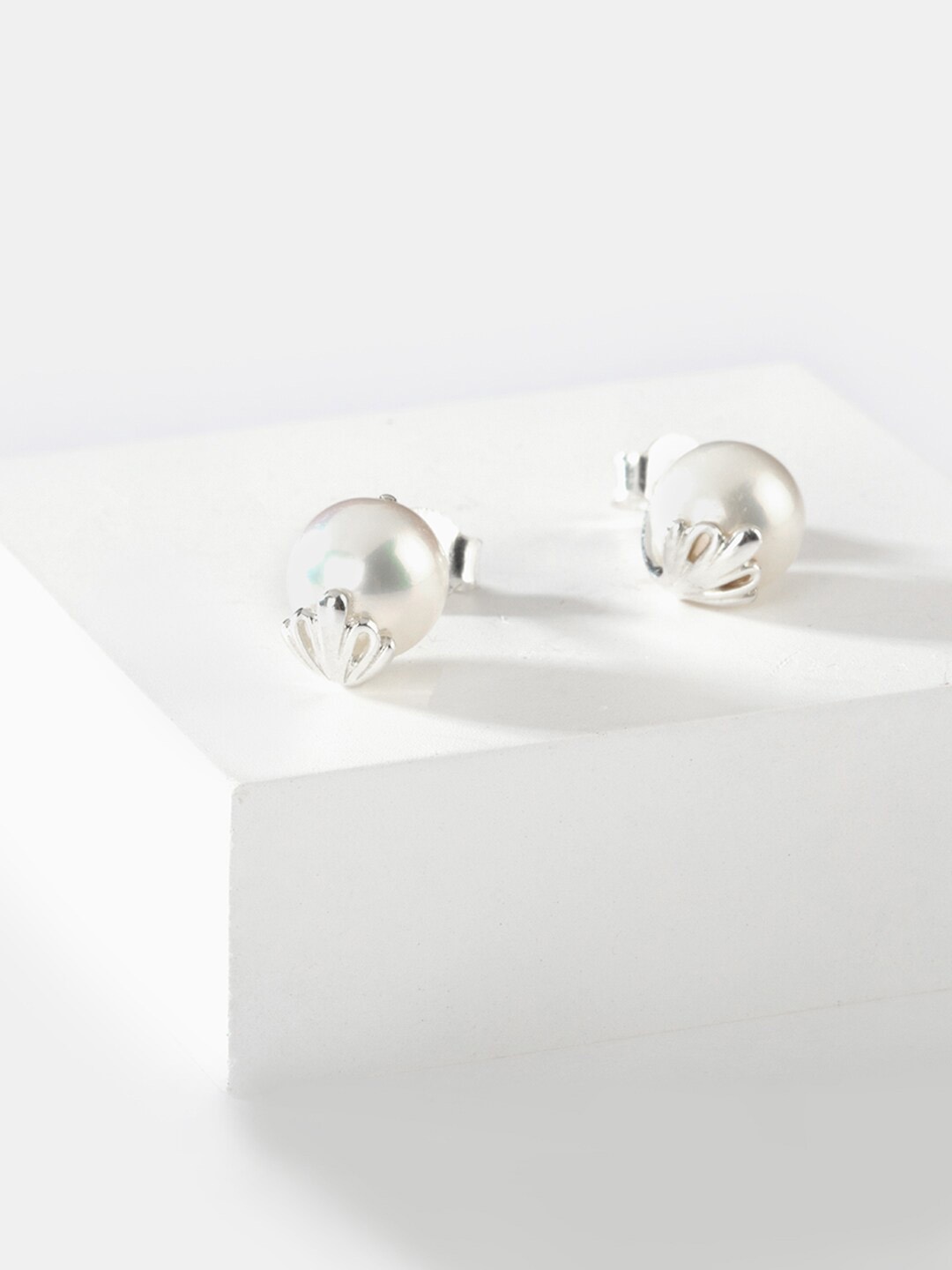 

SHAYA 925 Silver & Pearl Studded Studs Earrings
