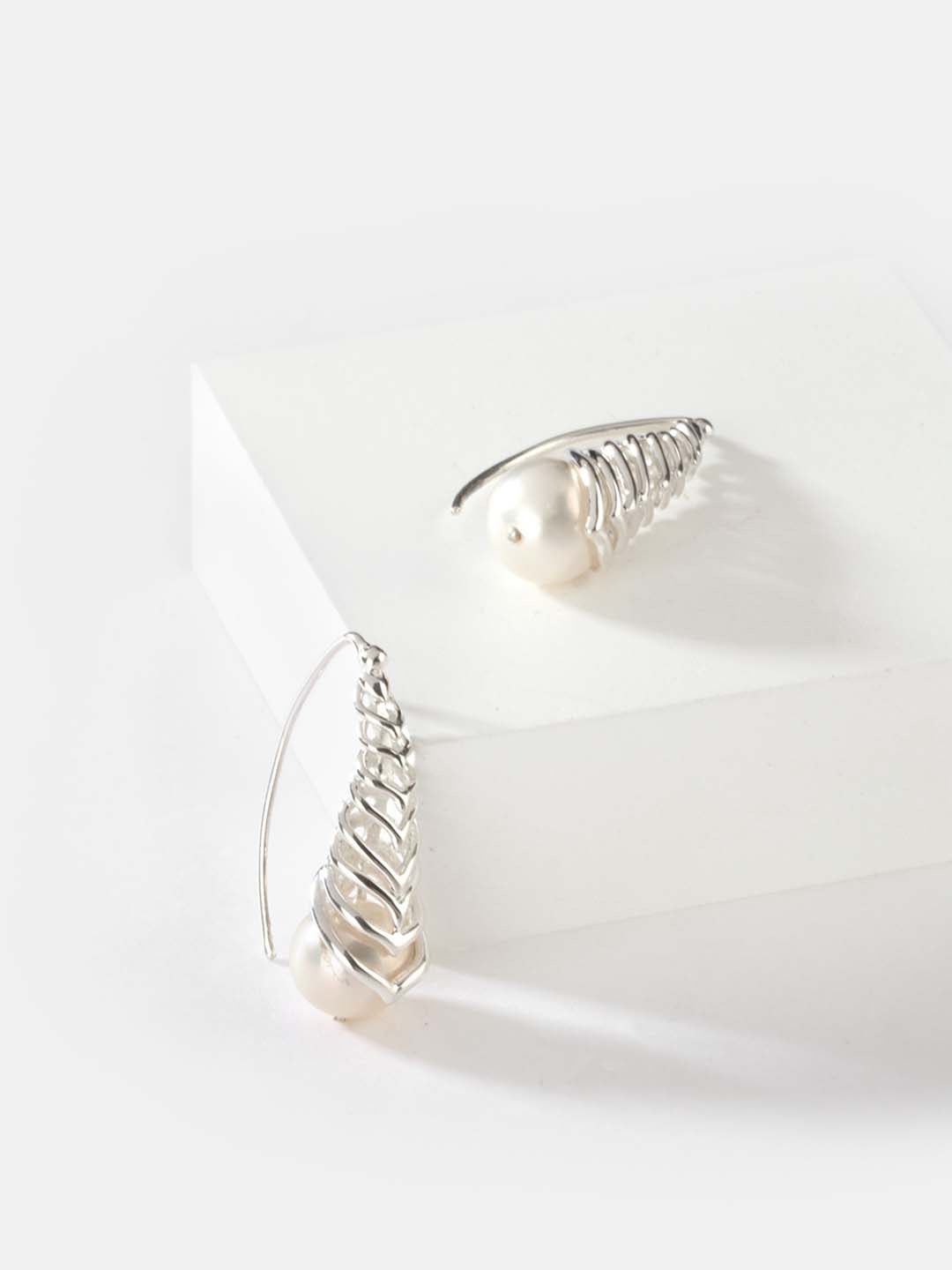 

SHAYA Silver-Toned Contemporary Hoop Earrings