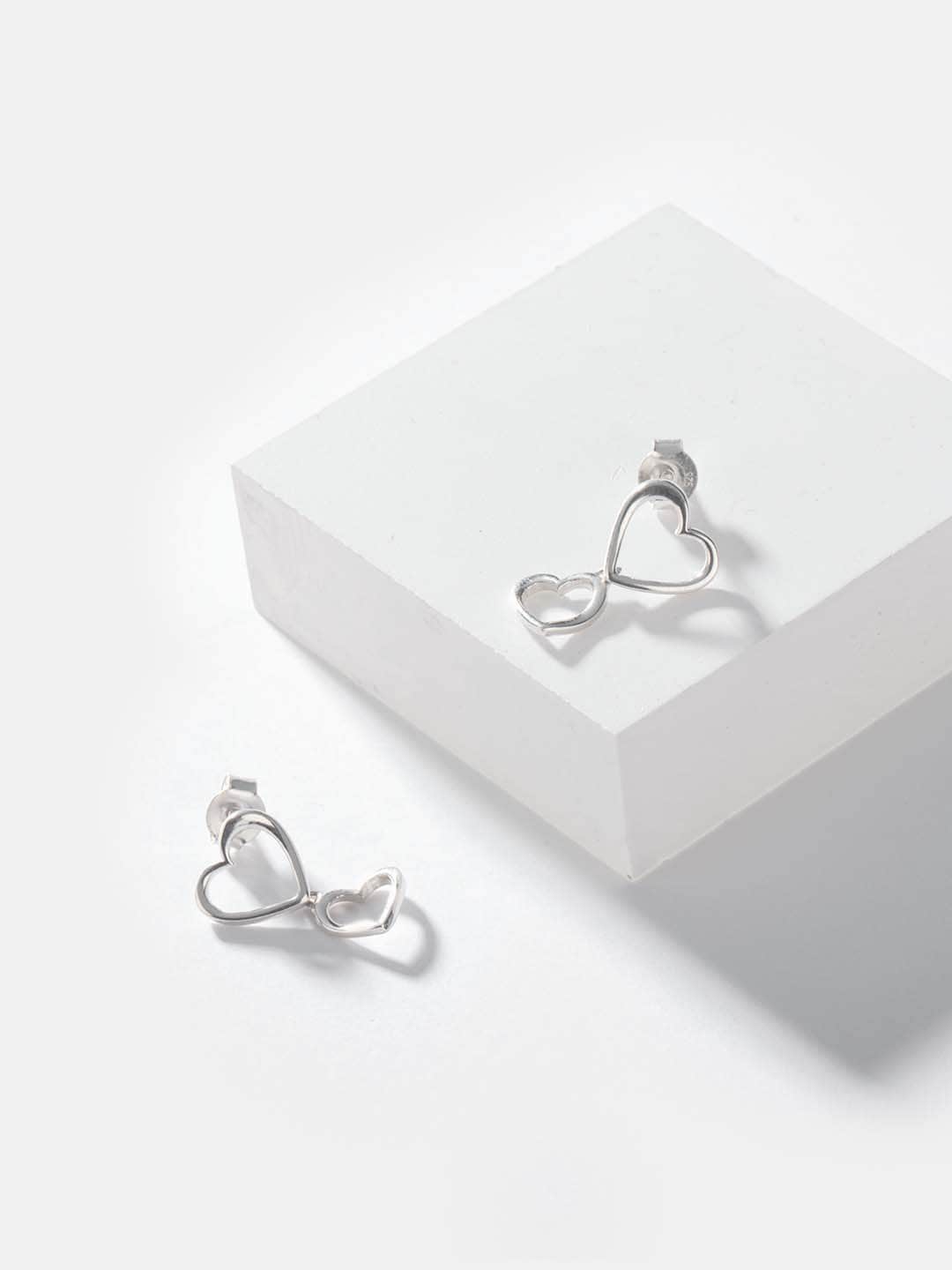 

SHAYA 925 Silver Contemporary Studs Earrings