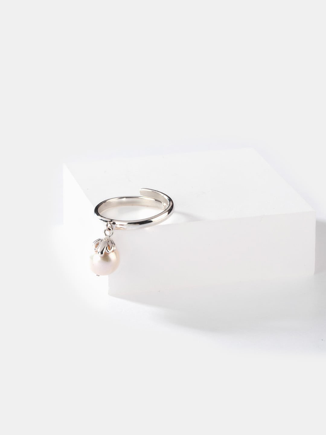 

SHAYA 925 Sterling Silver & Pearl Stone Studded Finger Ring