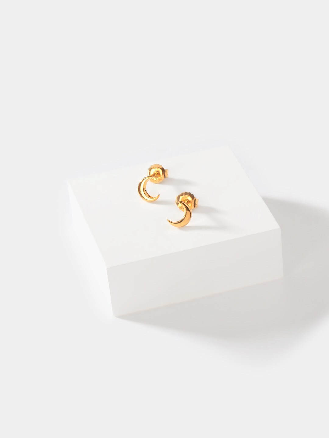 

SHAYA Gold-Plated 925 Silver Contemporary Studs Earrings