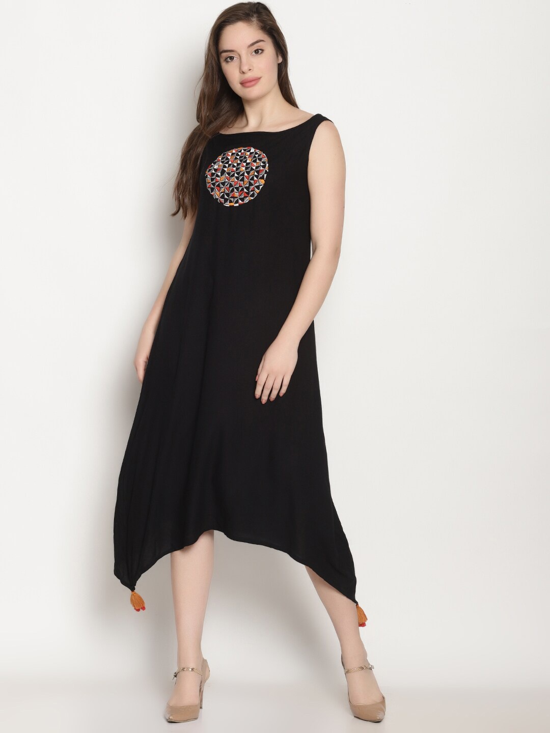 

UNTUNG Black & Grey Embroidered A-Line Midi Dress