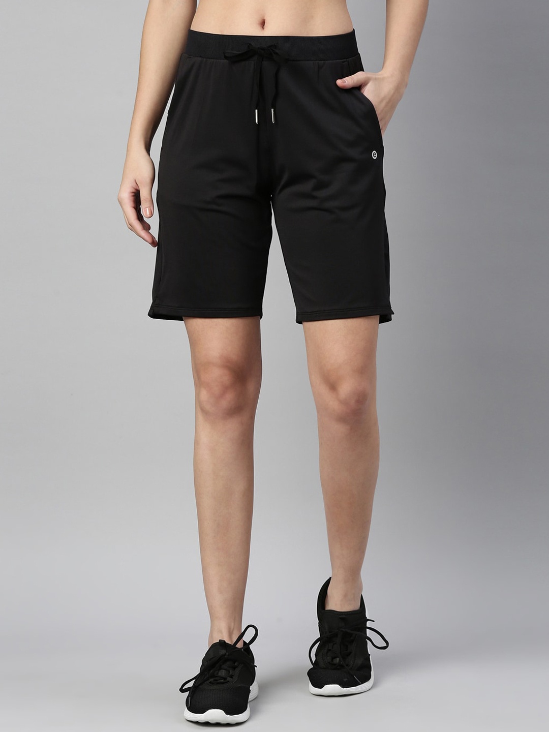 Enamor Women Black Loose Fit Outdoor Sports Shorts