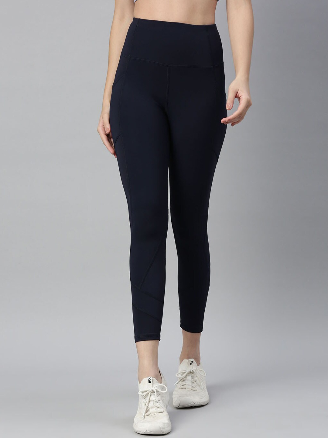 

Enamor Women Navy Blue Solid High Rise Antimicrobial Dry Fit Cropped Tights