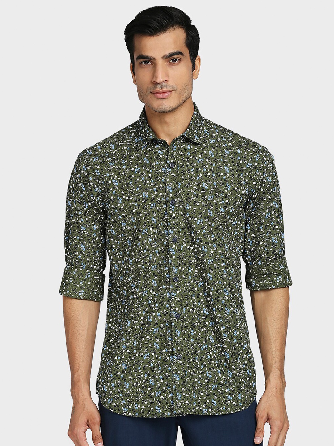 

ColorPlus Men Green Tailored Fit Floral Printed Casual Shirt