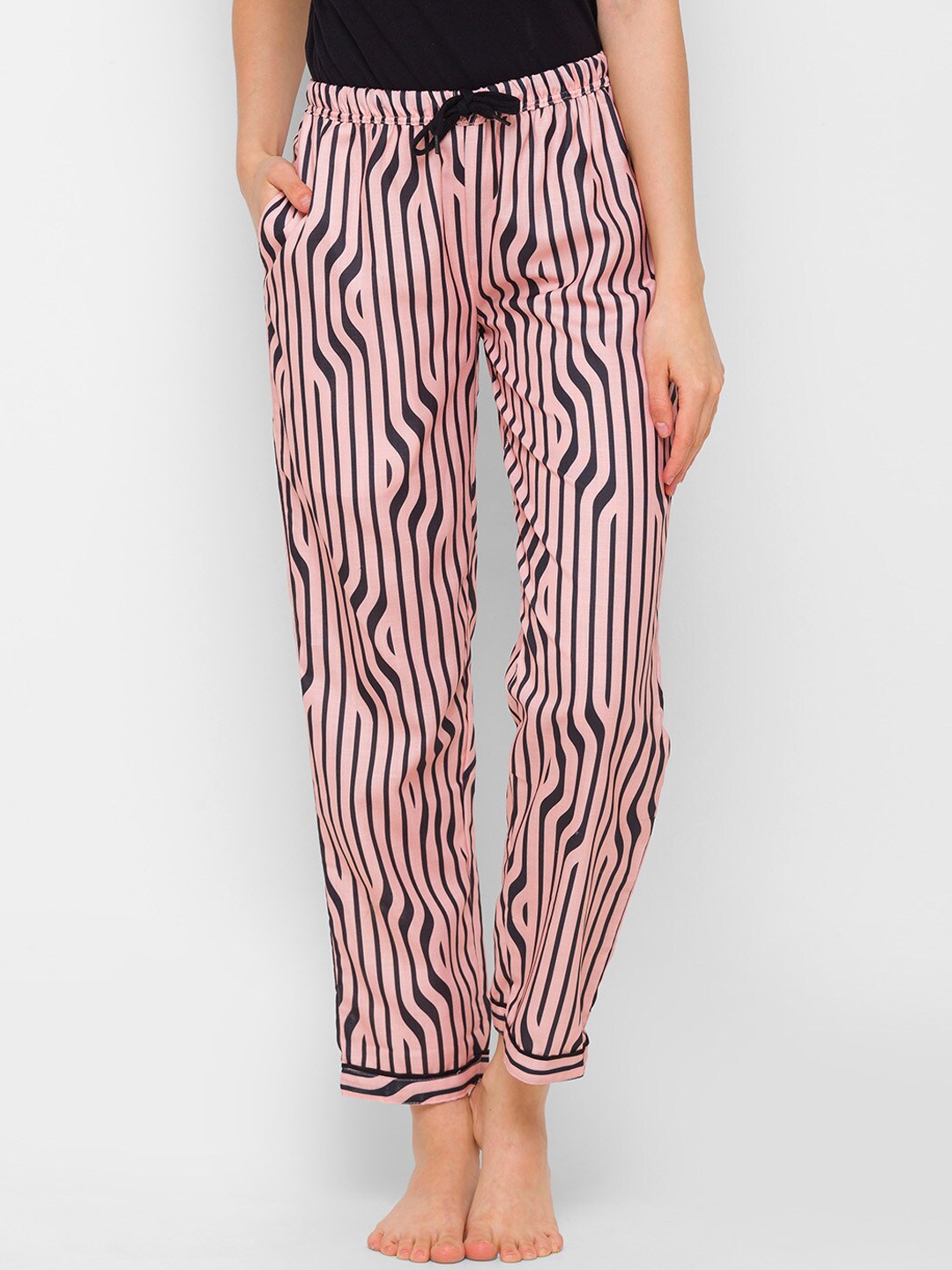 

NOIRA Women Beige & Black Printed Cotton Lounge Pants