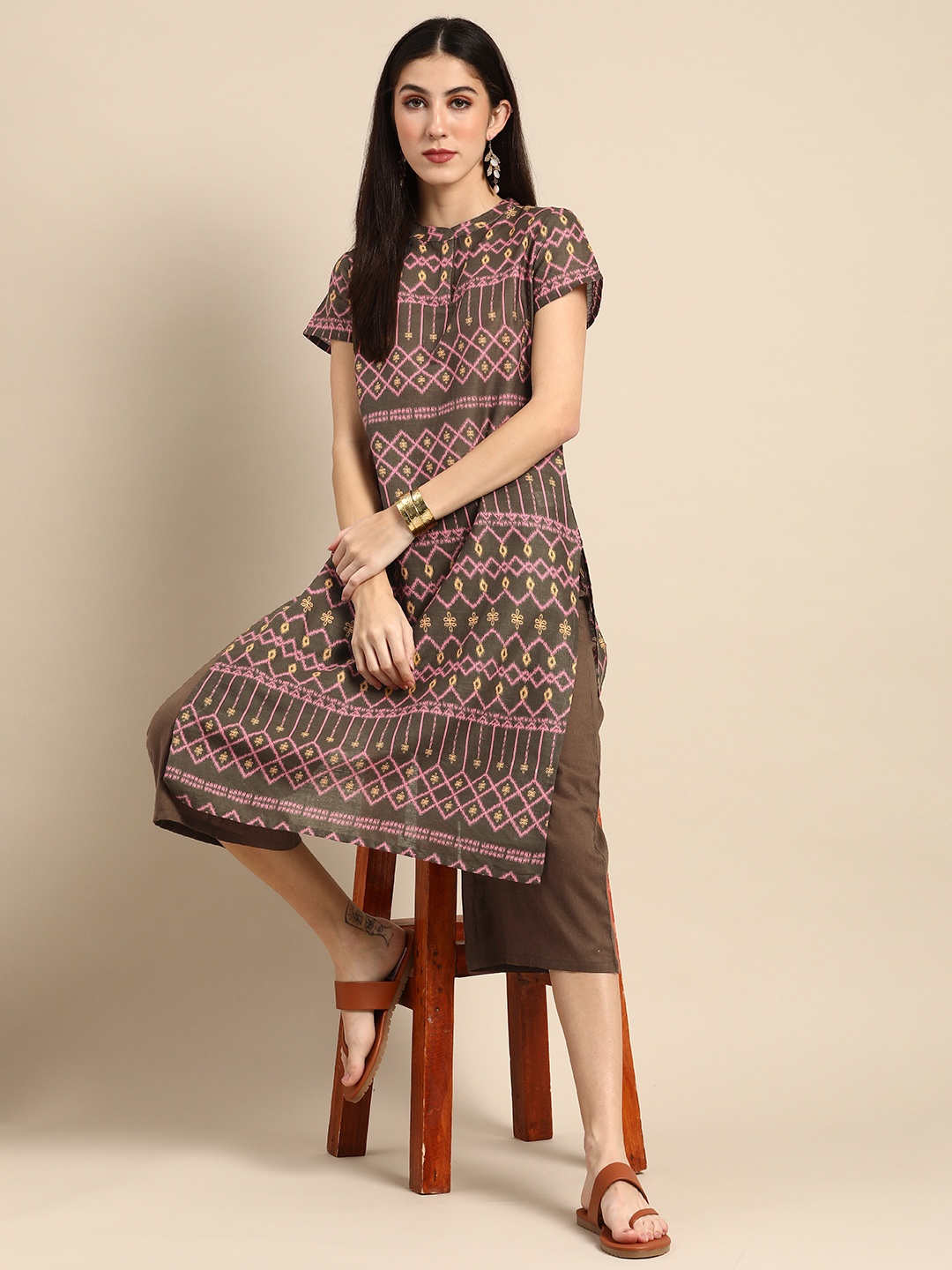 

Anouk Band Collar Printed Kurta with Palazzos, Olive