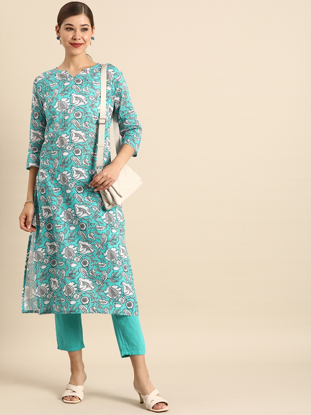 

Anouk Women Turquoise Blue & White Floral Printed Pure Cotton Kurta with Trousers