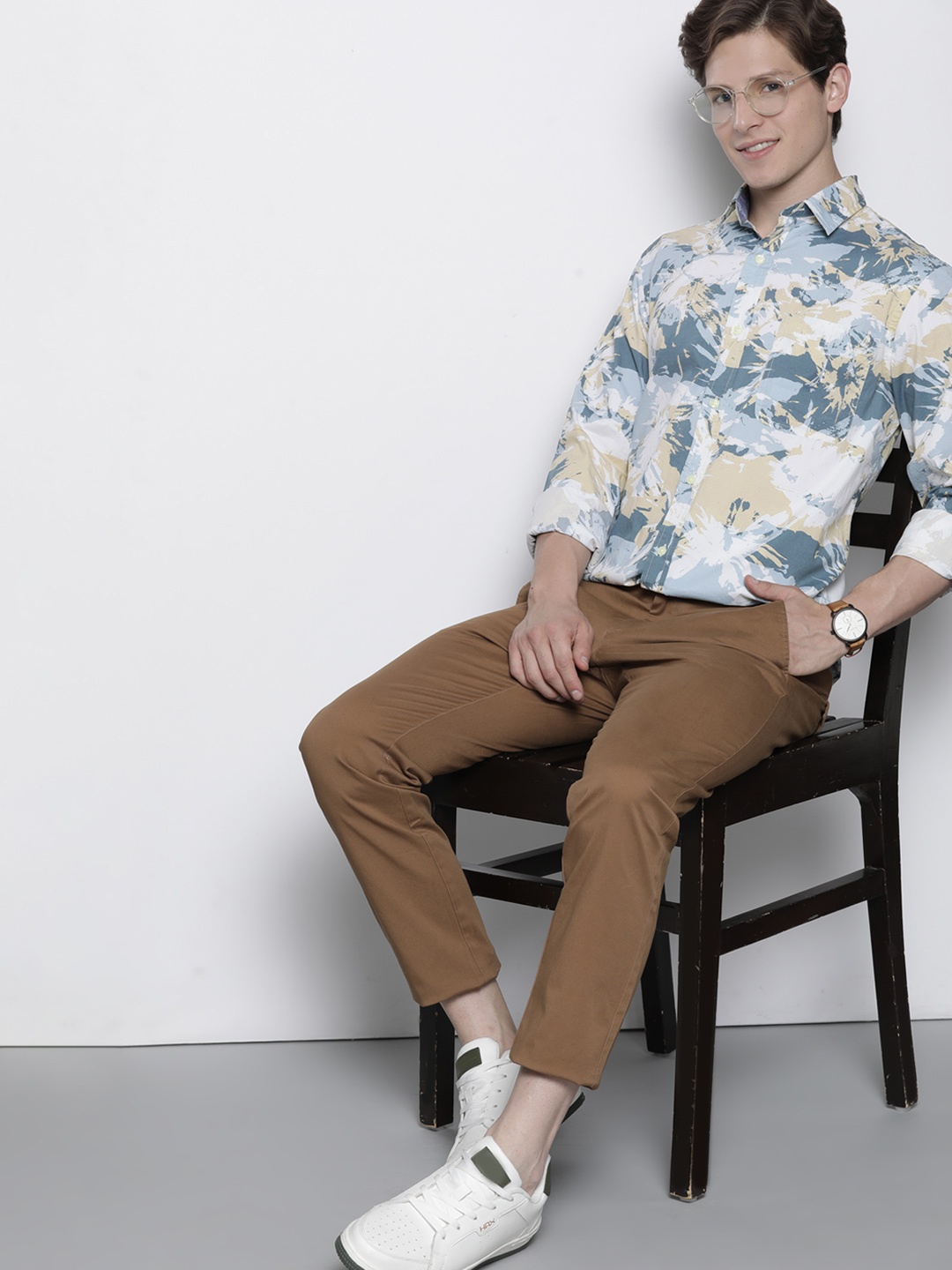 

Nautica Men Blue & White Abstract Printed Slim Fit Stretch Casual Shirt