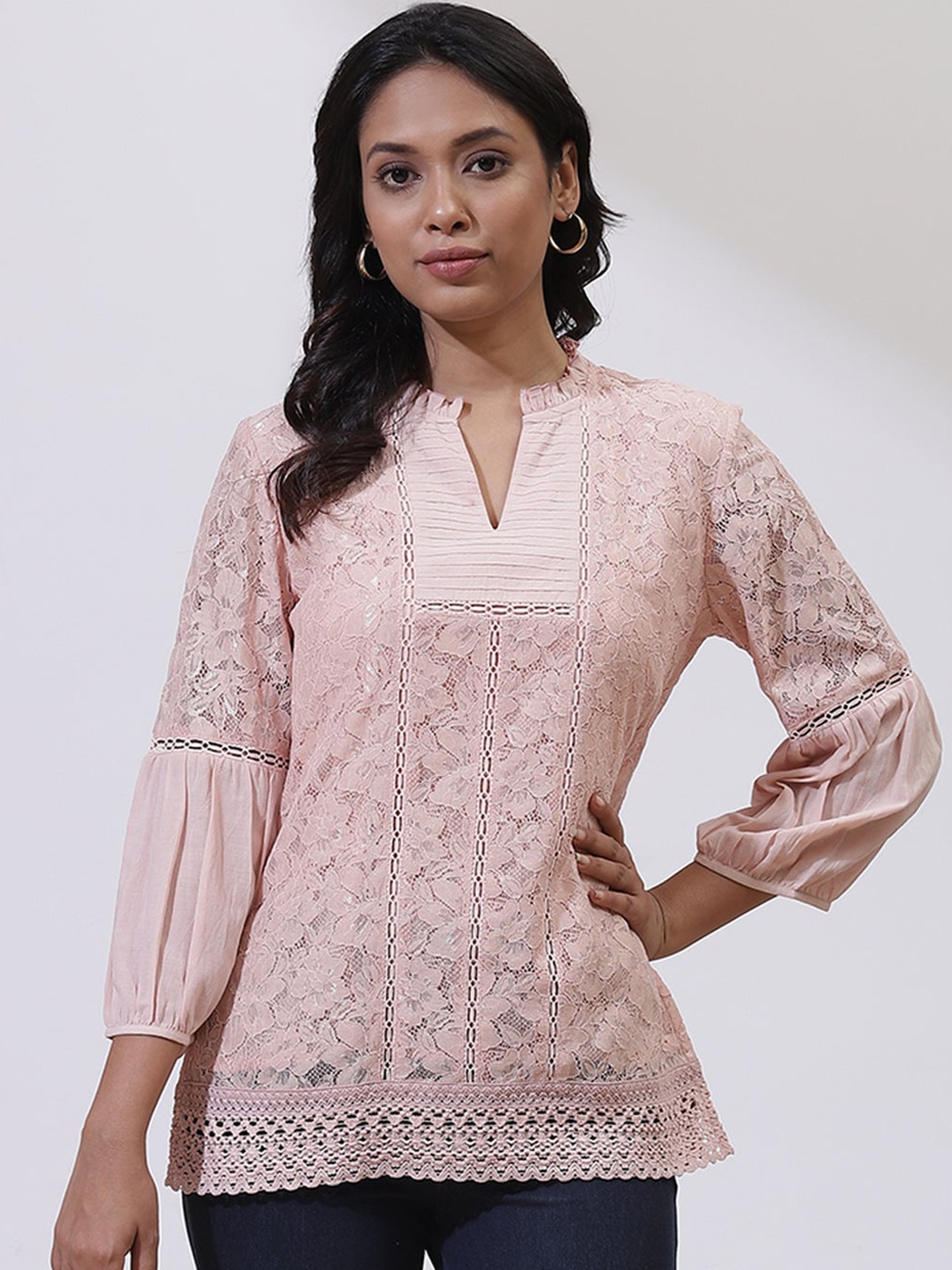 

Lakshita Women Peach-Coloured Ethnic Motifs Printed Thread Work Kurta