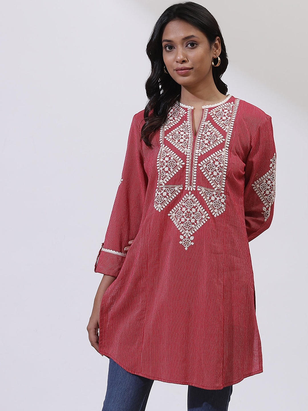 

Lakshita Women Red & White Ethnic Motifs Embroidered Kurta