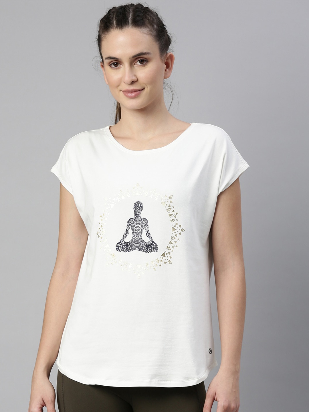 

Enamor Women Off White Printed Antimicrobial Outdoor T-shirt