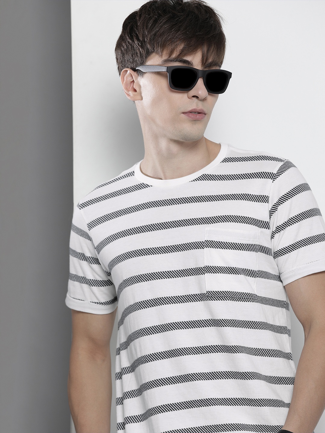 

Nautica Men White & Black Striped Pure Cotton T-shirt