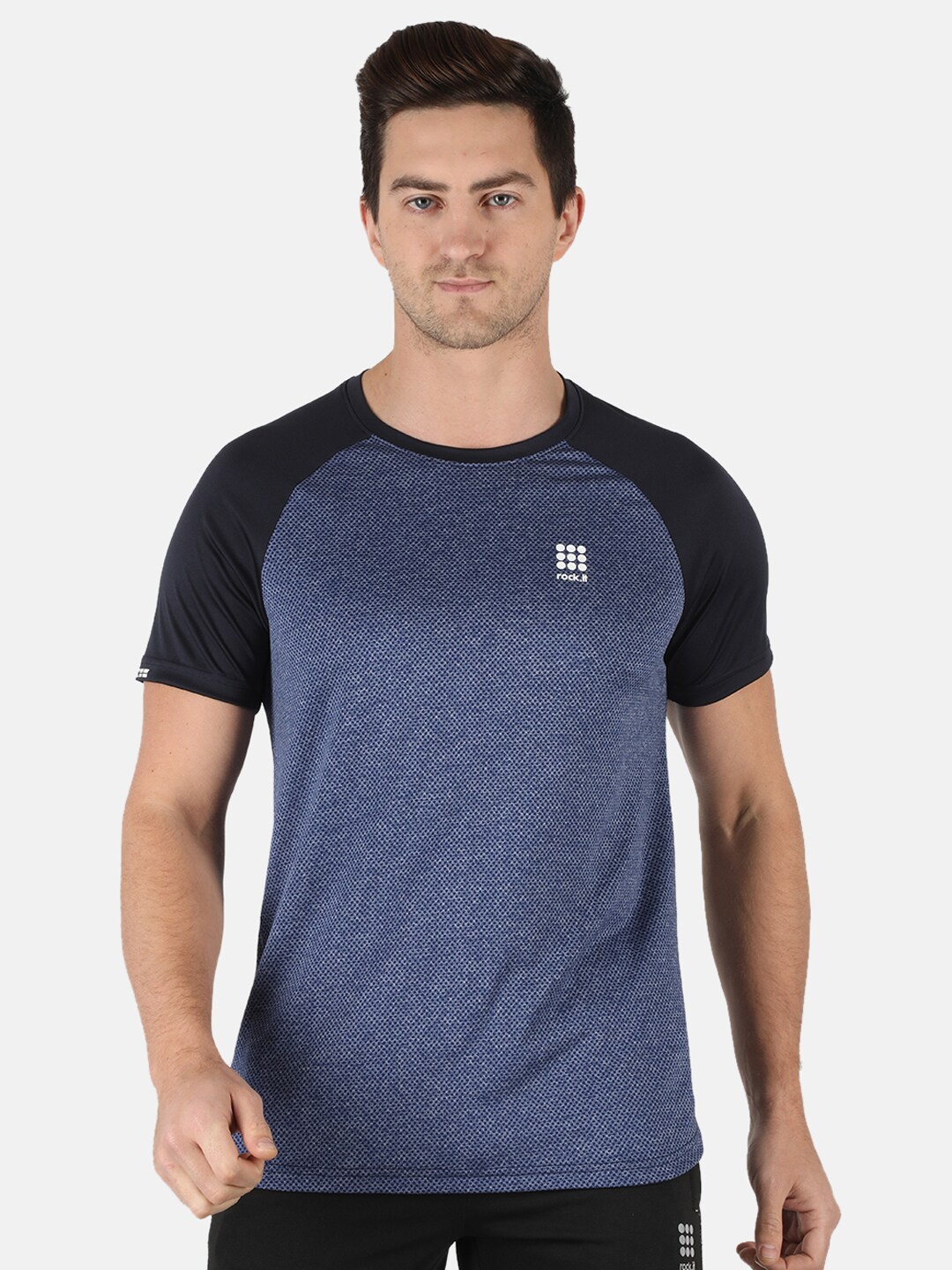 

rock it Men Blue Colourblocked Slim Fit T-shirt