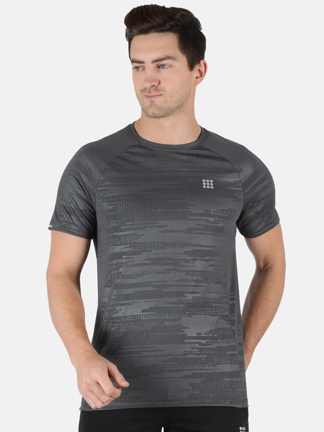 

rock it Men Grey Self Design Slim Fit T-shirt