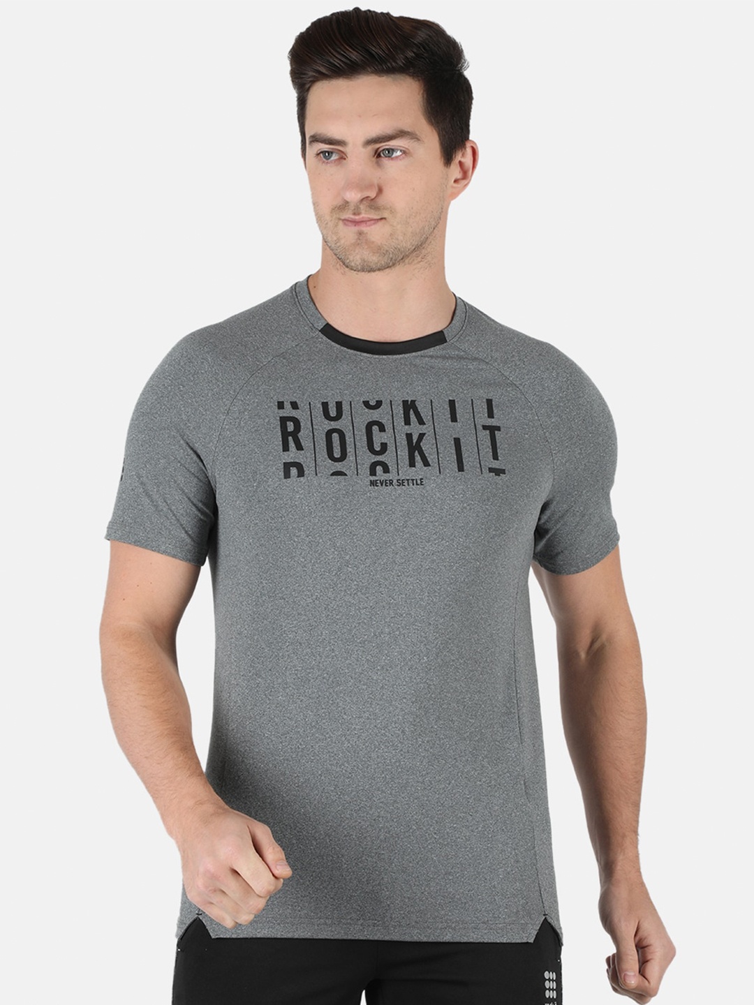 

rock it Men Grey Typography Printed Slim Fit Sports T-shirt