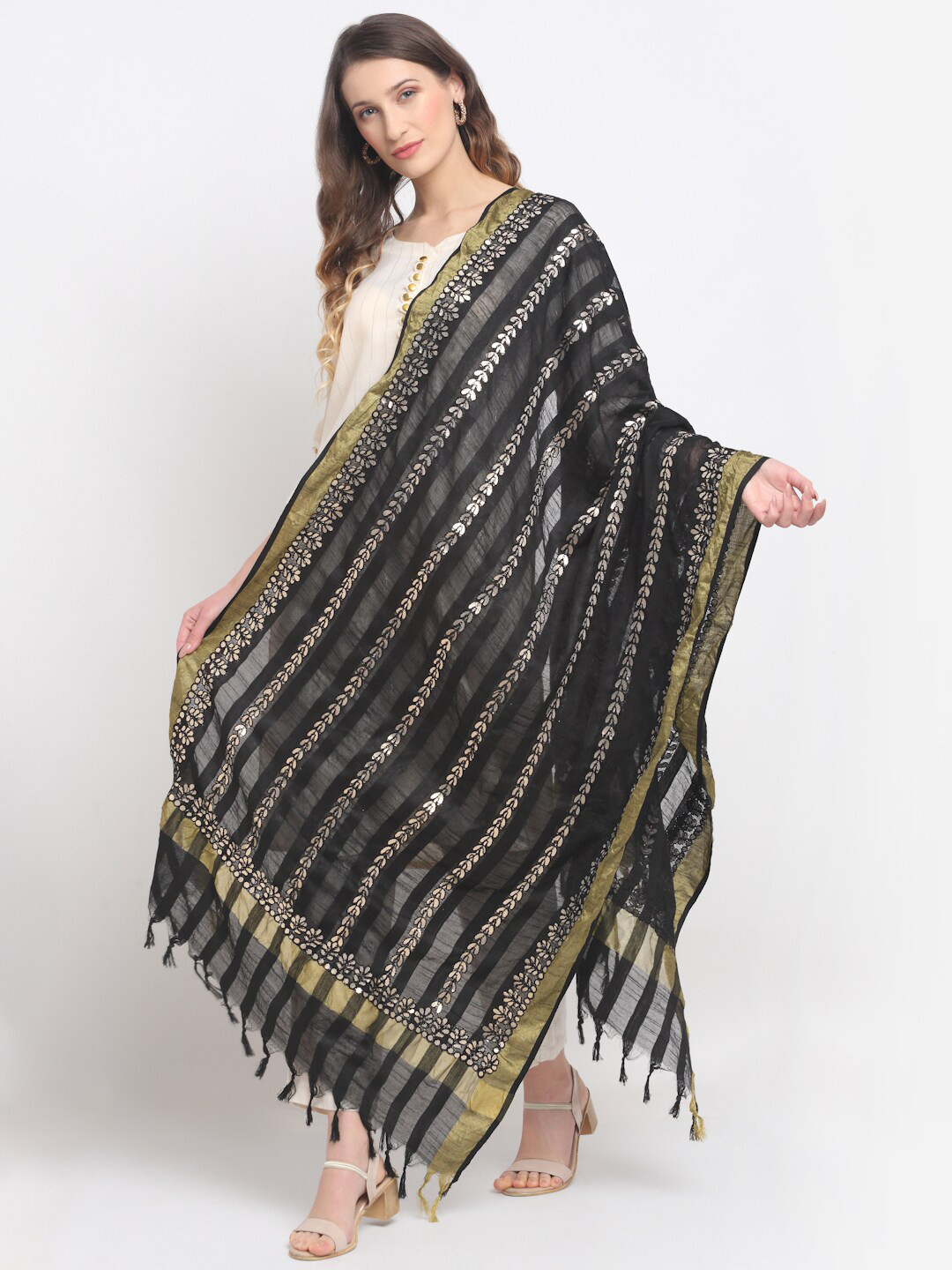 

SOUNDARYA Black & Gold-Toned Striped Dupatta with Gotta Patti