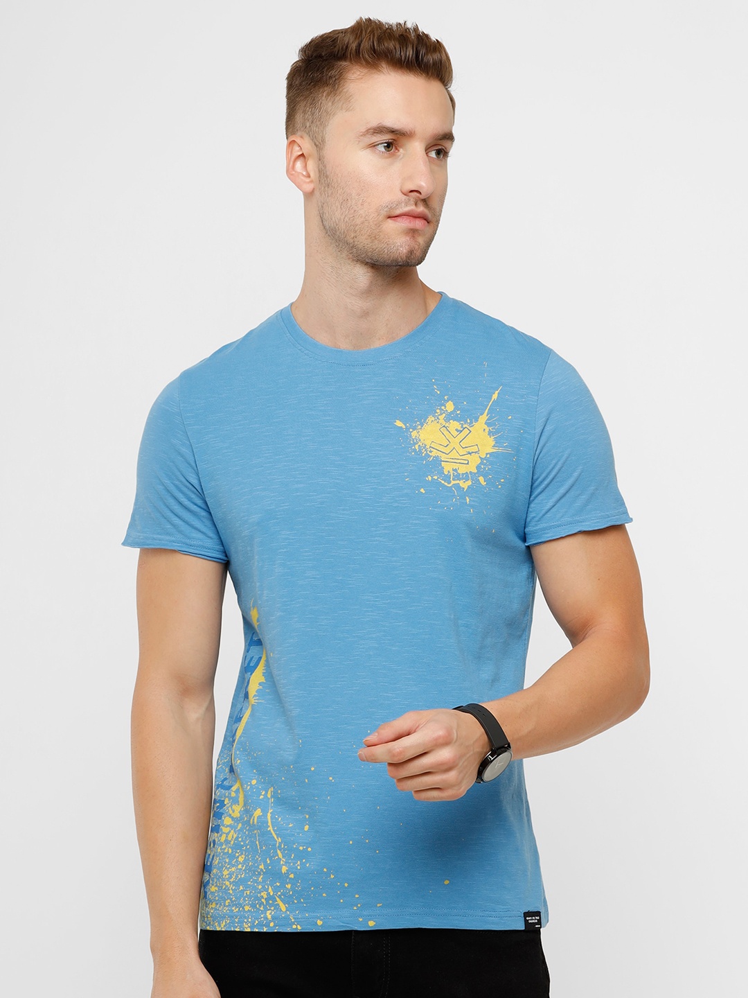 

WROGN Men Blue Typography Printed Slim Fit Cotton T-shirt