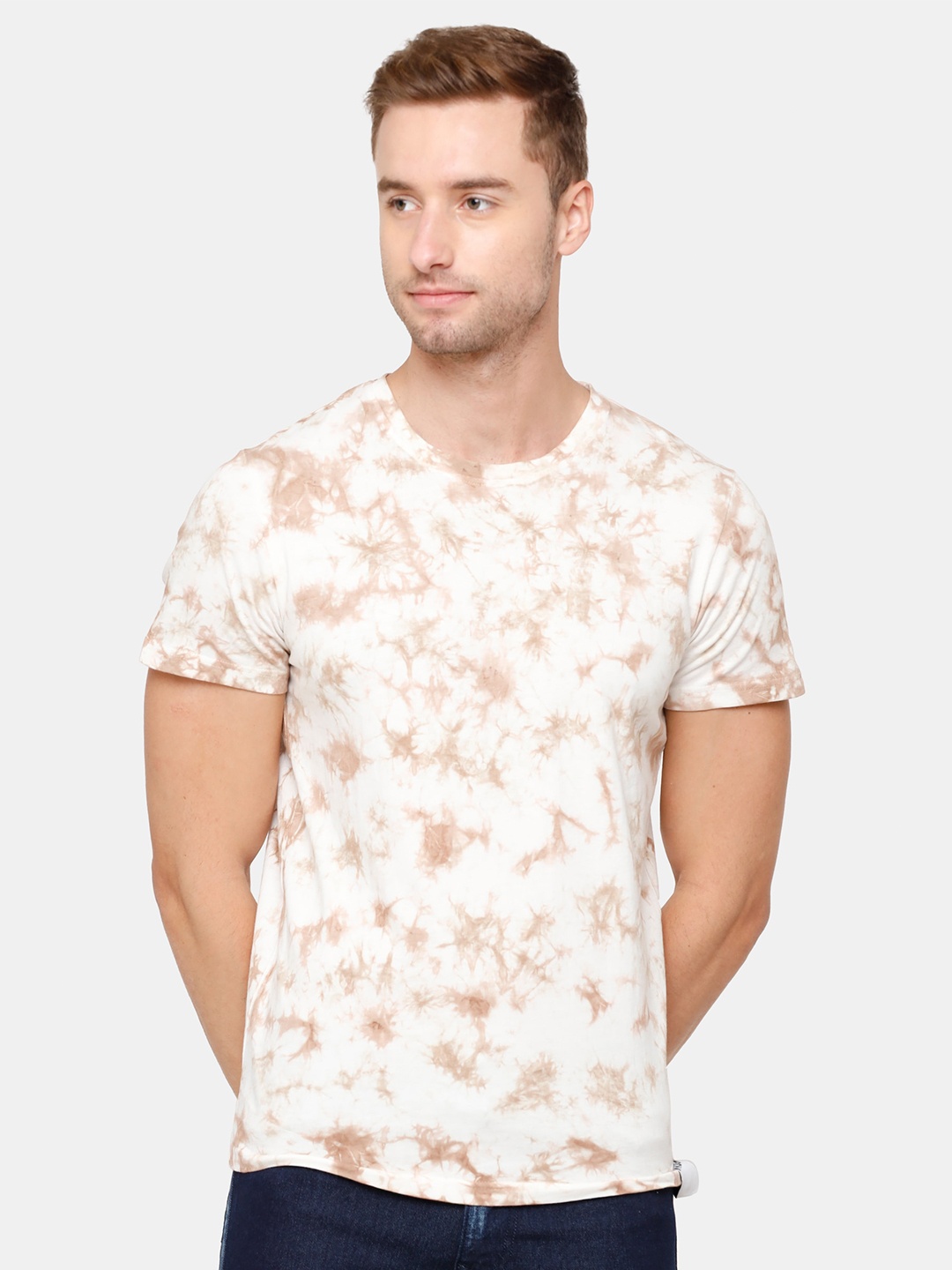 

WROGN Men Beige & White Dyed Cotton T-shirt
