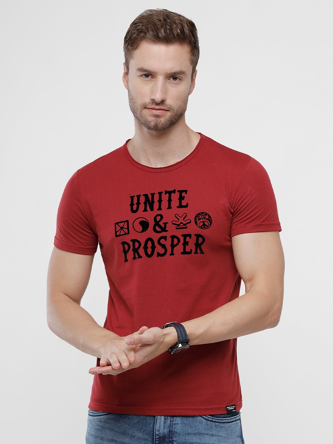 

WROGN Men Rust & Black Typography Printed Cotton T-shirt