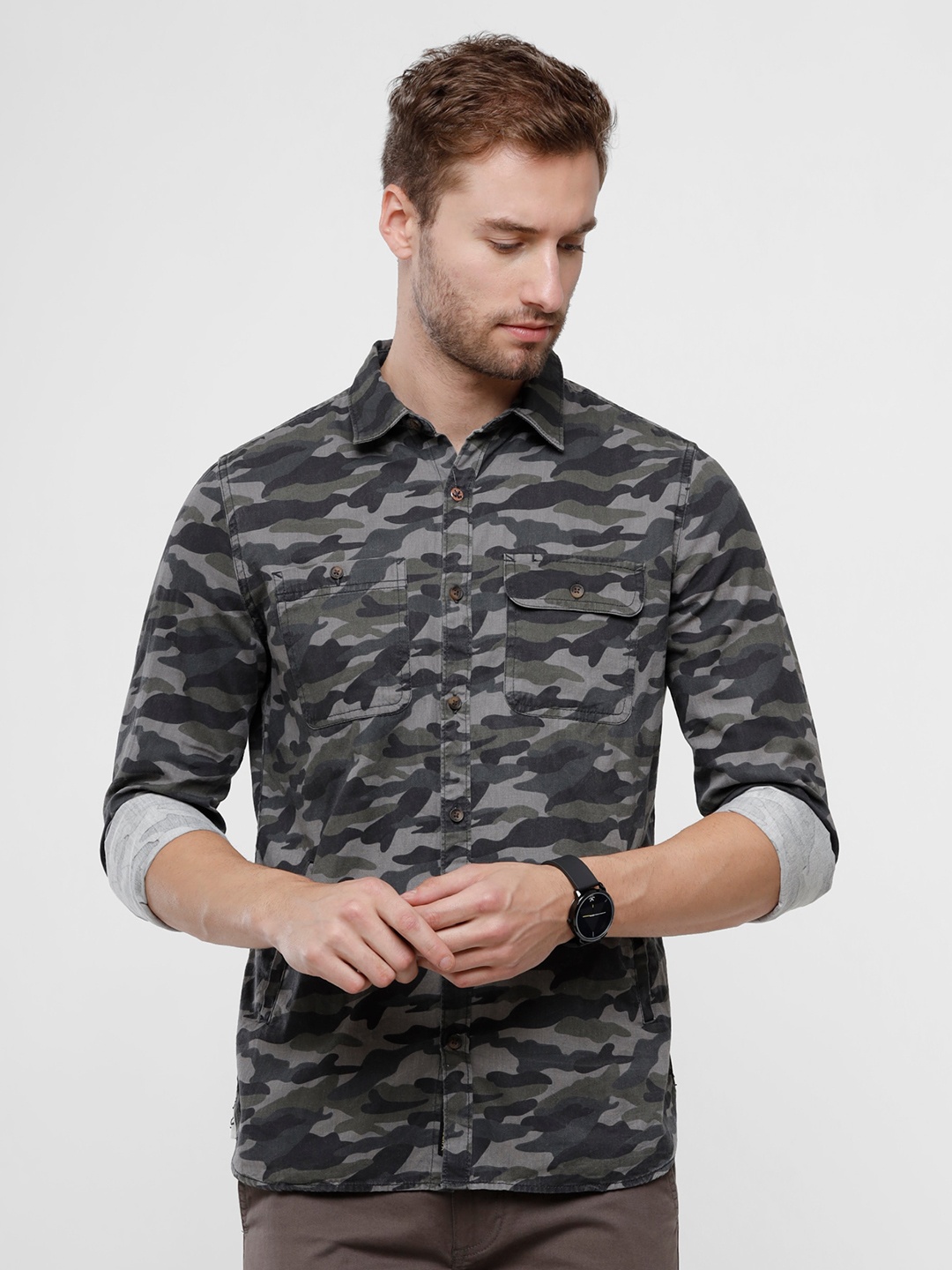 

WROGN Men Olive Green Camouflage Printed Slim Fit Cotton Casual Shirt