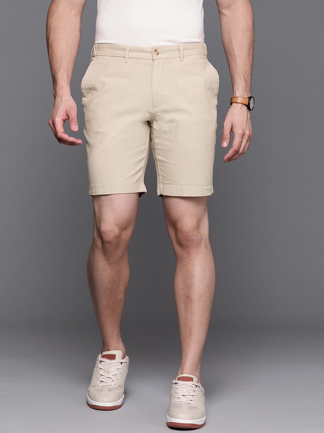 

Blackberrys Men Beige Solid Pure Cotton Low-Rise Bs-10 Slim Fit Shorts
