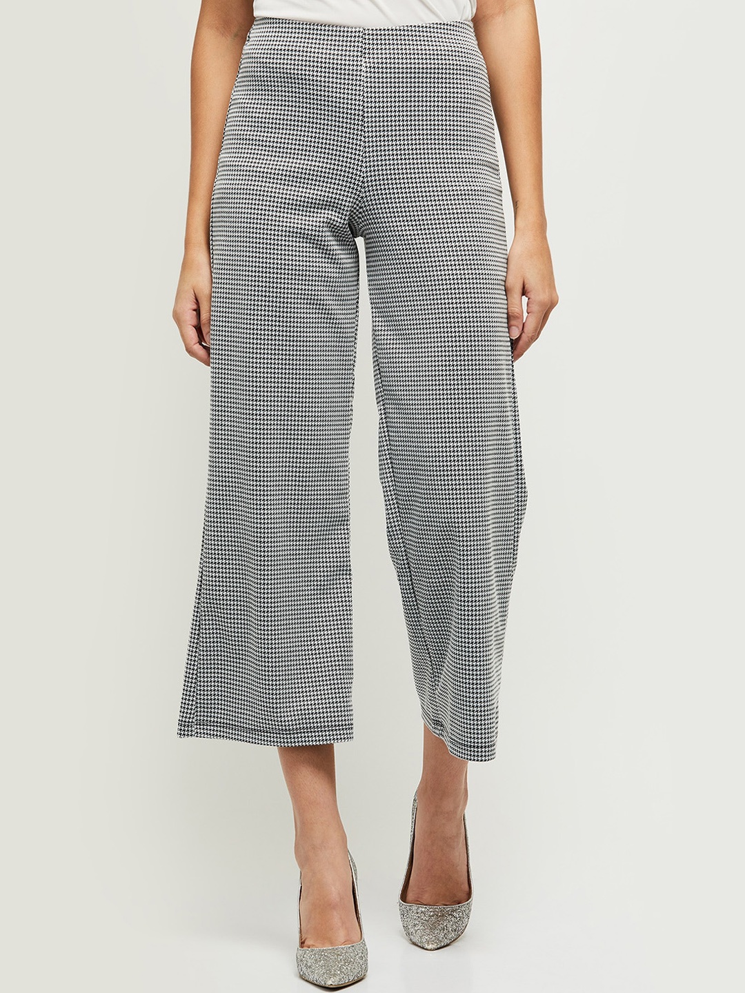 

max Women White Micro checks Culottes Trousers