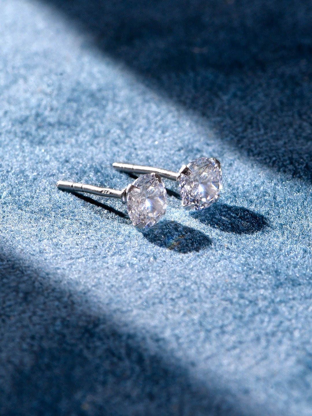 

Accessorize London Women 925 Pure Sterling Silver Small Bling Stud Earring