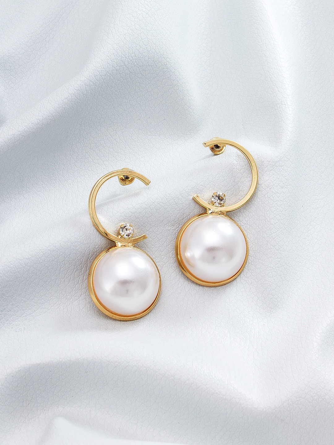 

aadita Women Gold-Toned & White Circular Studs Earrings