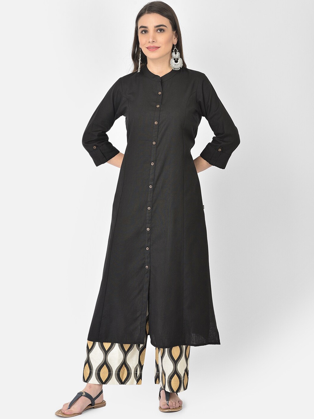 

Pistaa Women Black Panelled Kurta with Palazzos