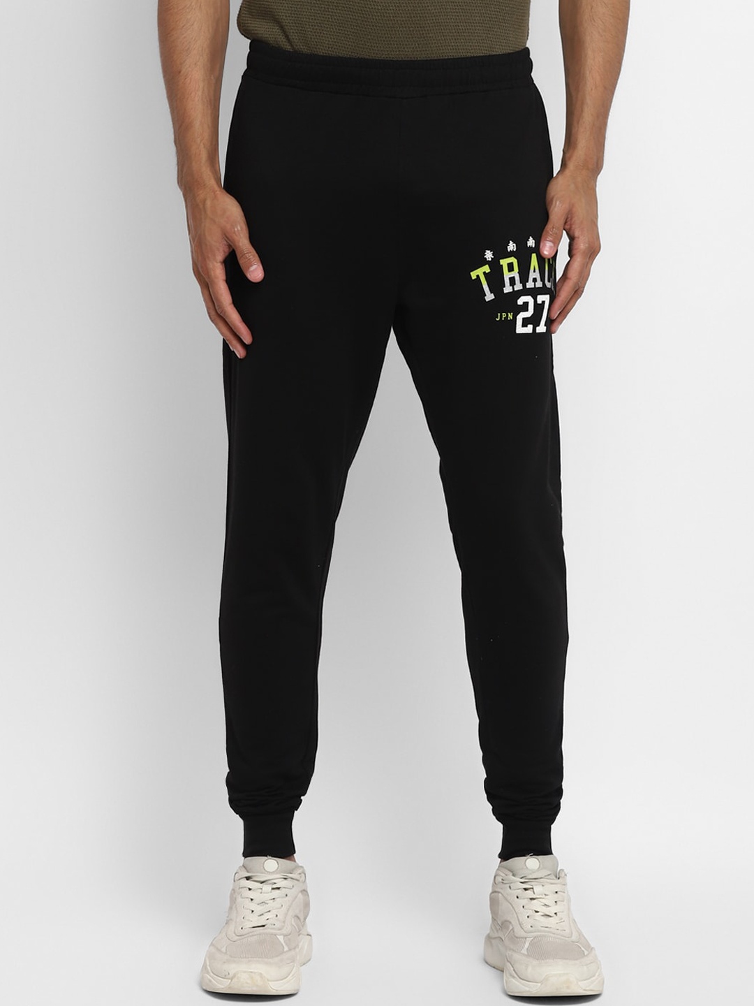 

Yuuki Men Black Solid Antimicrobial Cotton Regular Joggers