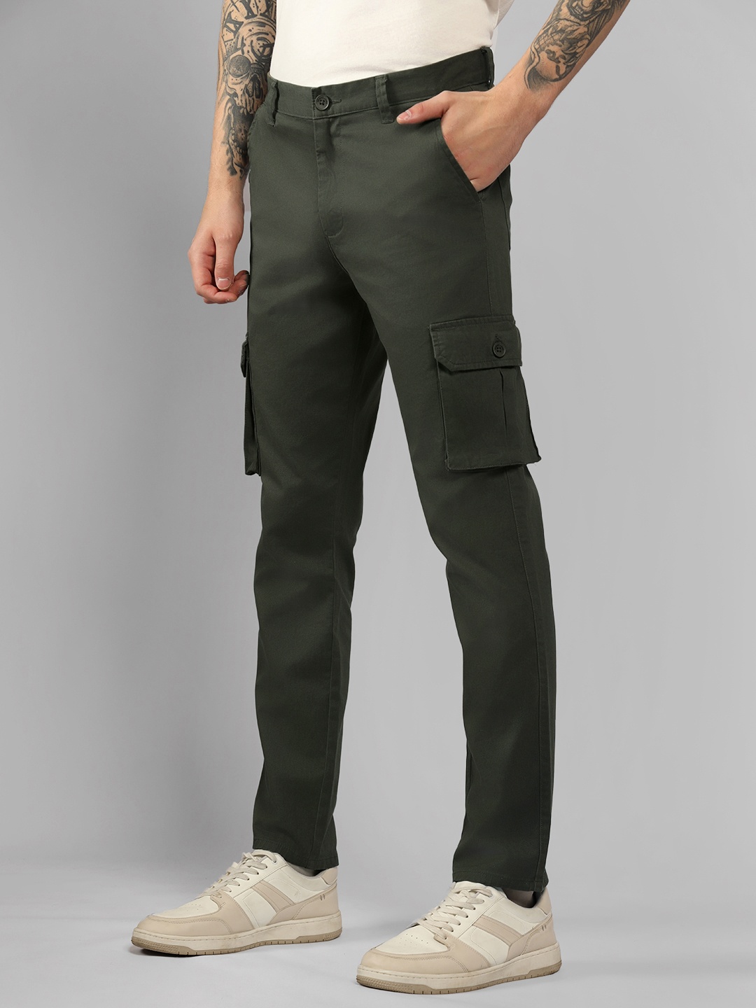 

Dennis Lingo Men Olive Green Tapered Fit Cotton Cargos